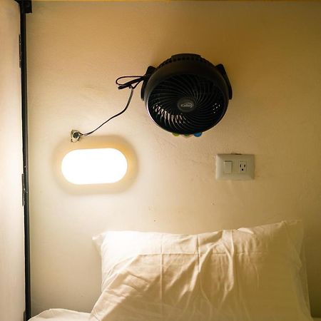 Baku Laureles Hostel เมเดยิน ภายนอก รูปภาพ