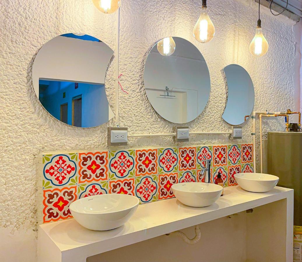 Baku Laureles Hostel เมเดยิน ภายนอก รูปภาพ
