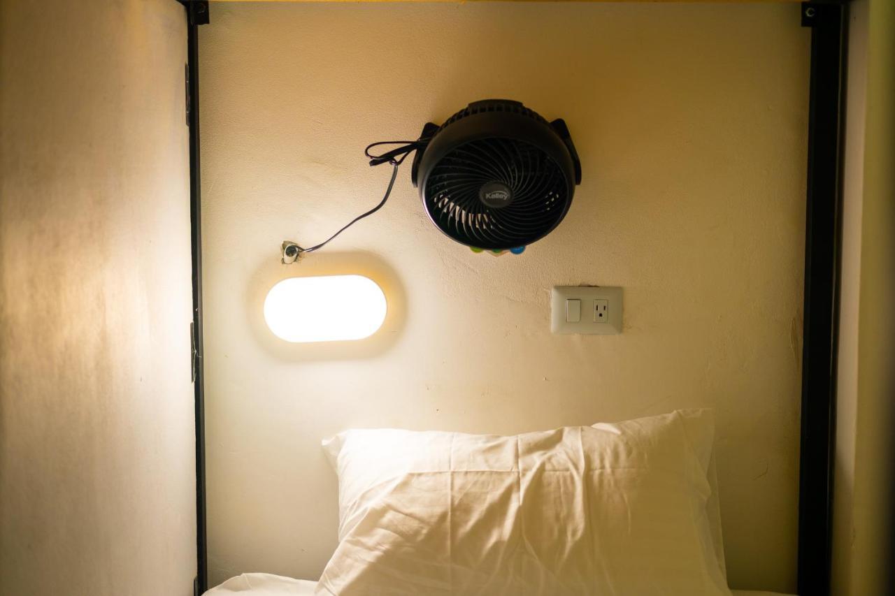 Baku Laureles Hostel เมเดยิน ภายนอก รูปภาพ